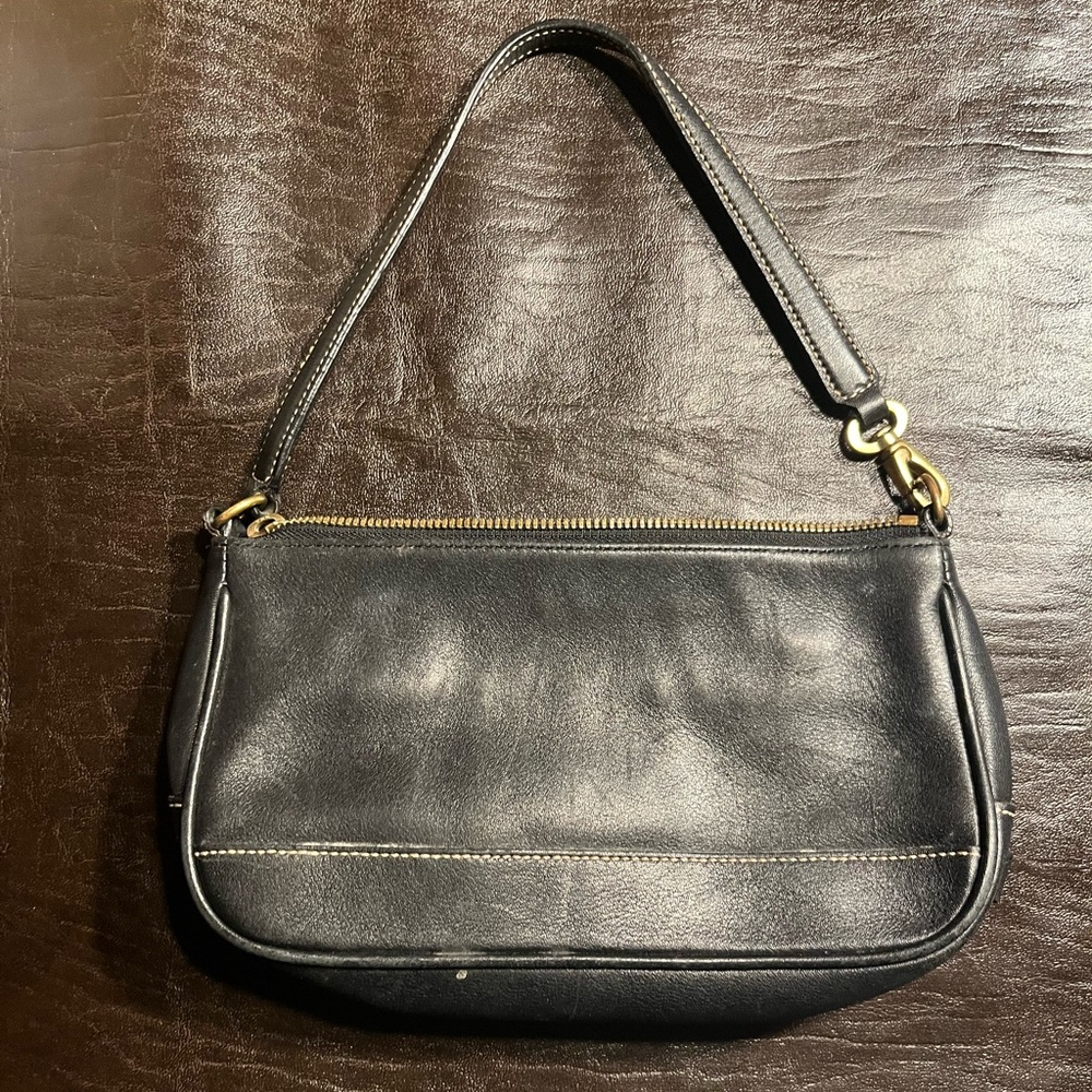 Vintage Coach No E040-7785 Hampton Black Leather Demi Baguette Handbag Purse